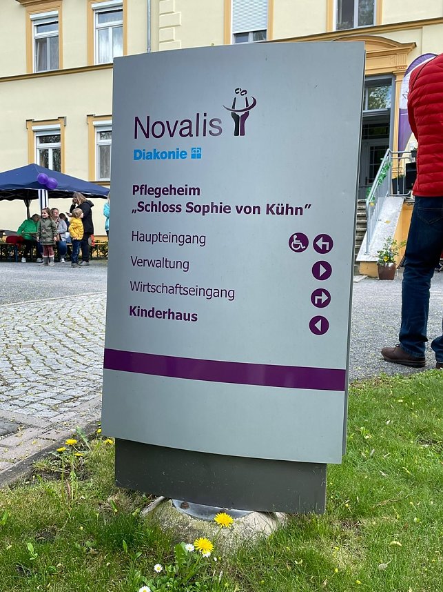 Pflegeheim "Schloss Sophie von K&uuml;hn" in Gr&uuml;ningen 