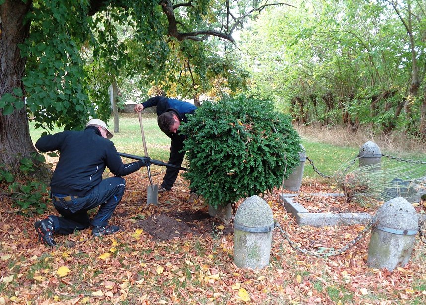 Grabstellensanierung des Familiengrabes Mackrodt in Etzleben