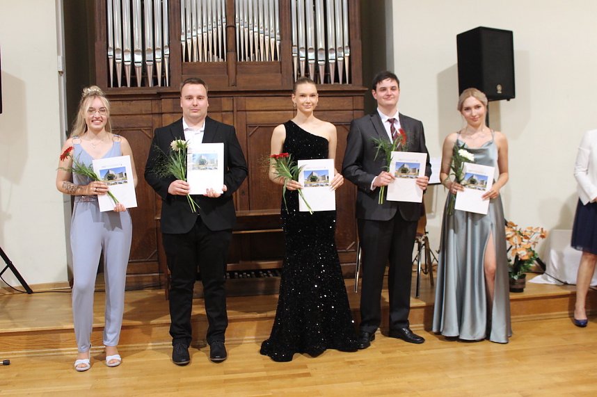 Feierstunde zum erfolgreich abgeschlossen Abi Plus des Beruflichen Gymnasium Sondershausen in Carl-Schr&ouml;der-Saal