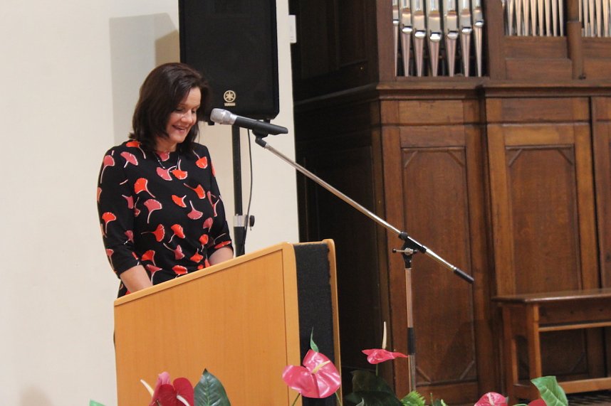 Landr&auml;tin des Kyffh&auml;userkreises Antje Hochwind-Schneider bei der Feierstunde zum erfolgreich abgeschlossen Abi Plus des Beruflichen Gymnasiums Sondershausen in Carl-Schr&ouml;der-Saal