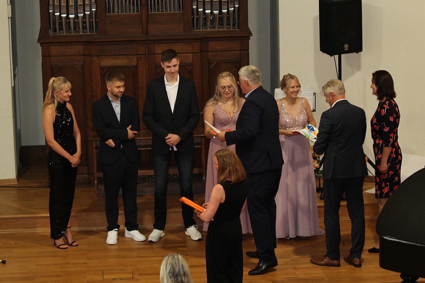 Feierstunde zum erfolgreich abgeschlossen Abi Plus des Beruflichen Gymnasium Sondershausen in Carl-Schr&ouml;der-Saal