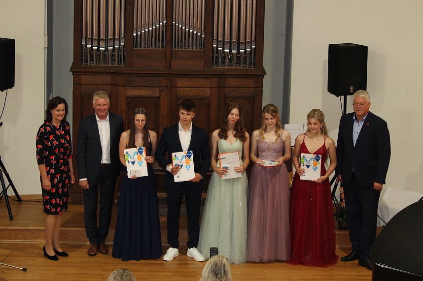 Feierstunde zum erfolgreich abgeschlossen Abi Plus des Beruflichen Gymnasium Sondershausen in Carl-Schr&ouml;der-Saal