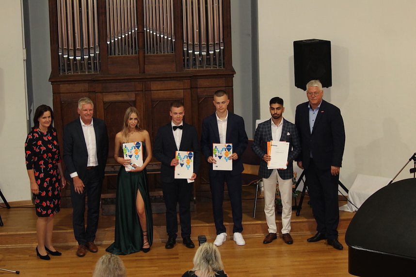 Feierstunde zum erfolgreich abgeschlossen Abi Plus des Beruflichen Gymnasium Sondershausen in Carl-Schr&ouml;der-Saal