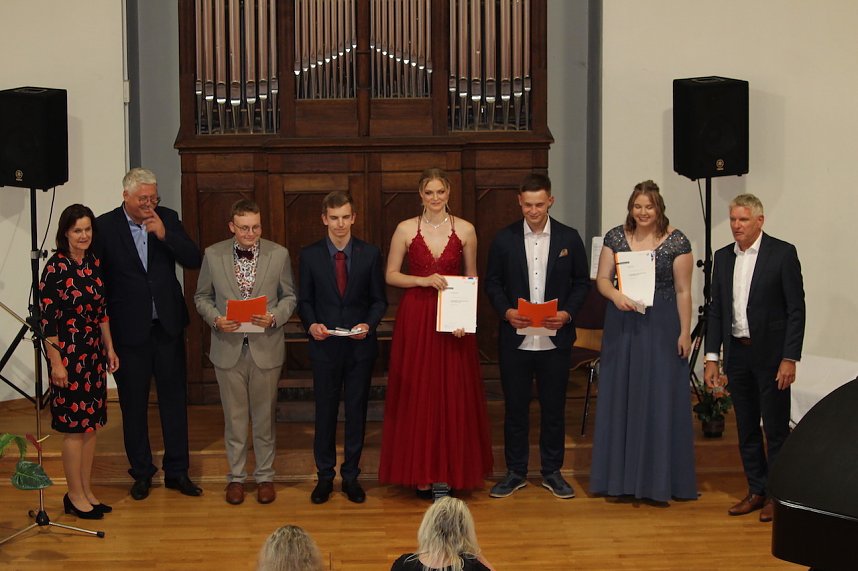 Feierstunde zum erfolgreich abgeschlossen Abi Plus des Beruflichen Gymnasium Sondershausen in Carl-Schr&ouml;der-Saal