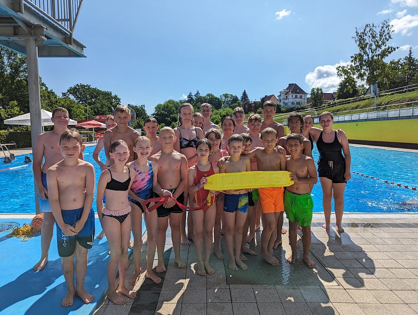 Projektwoche Lebensretter der Regelschule am Franzberg, im Bergbad Sonnenblick