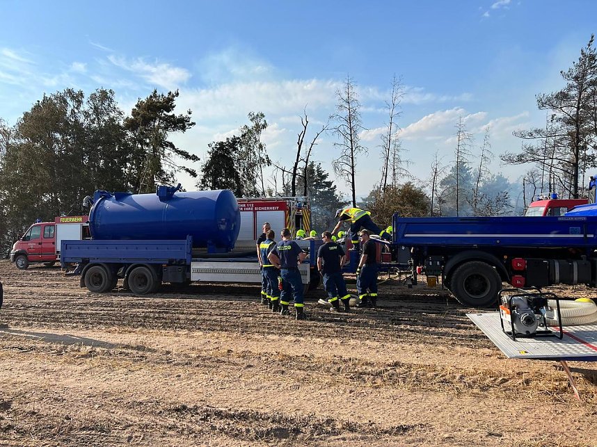 Brand eines Feldes bei Reinsdrof