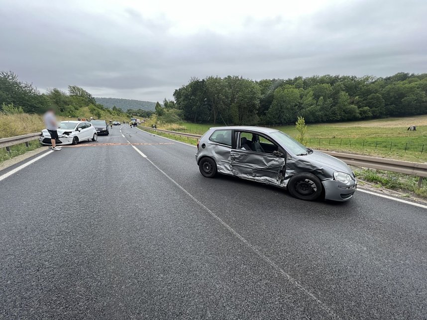 Folgenreicher Fahrfehler f&uuml;hrt zu Mehrfachunfall