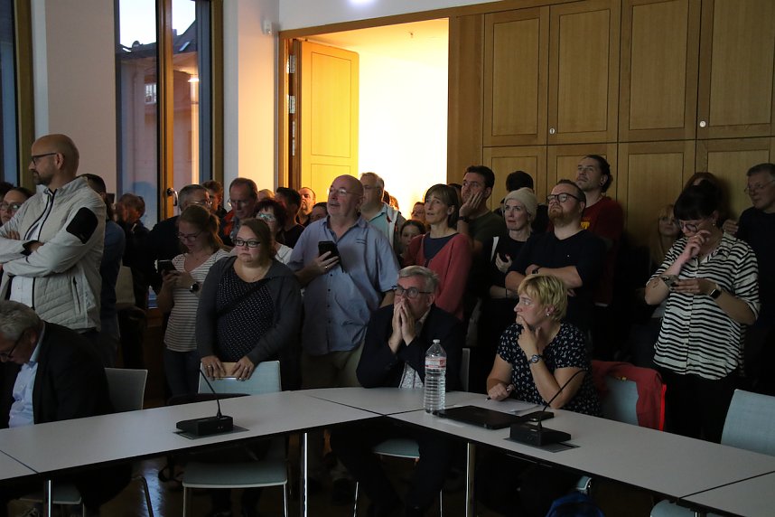 Wahlabend im Ratssaal