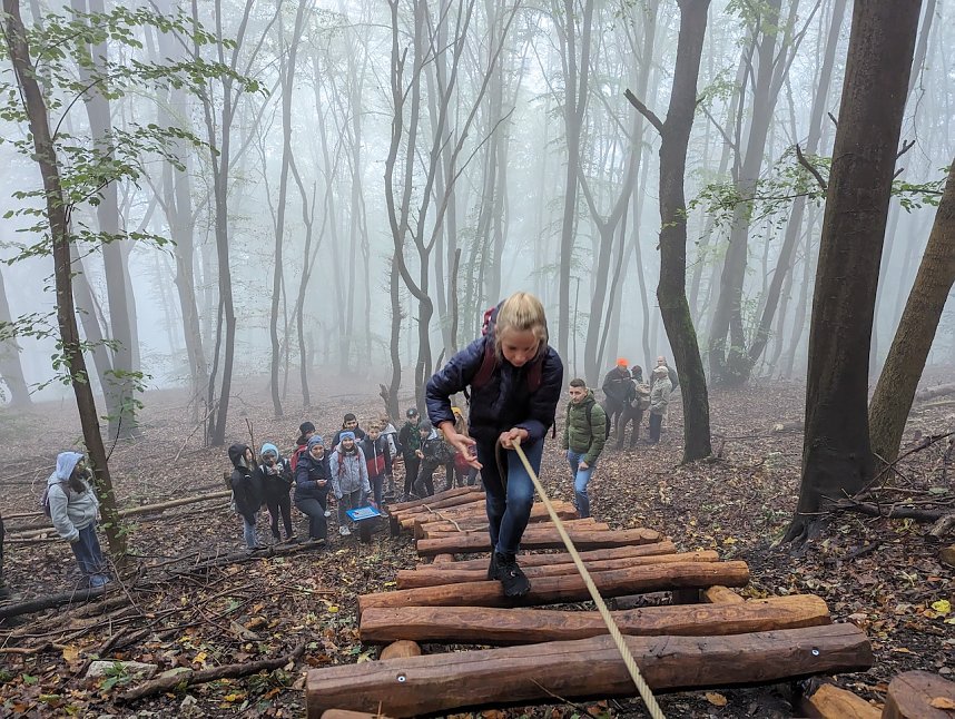 Der Frauenberg-Trai (Sondershausen) ist ein Familienerlebniswanderweg mit sieben verschiedene Erlebnisstationen