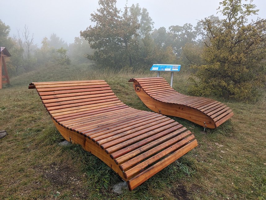 Der Frauenberg-Trai (Sondershausen) ist ein Familienerlebniswanderweg mit sieben verschiedene Erlebnisstationen