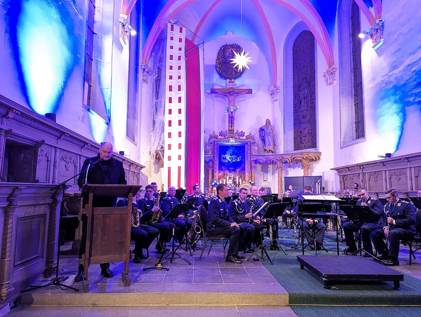 Eine besondere Kulisse f&uuml;r besondere Menschen: Vor 300 G&auml;sten fand in der Trinitatiskirche in Sondershausen das Benefizkonzert des Luftwaffenmusikkorps und die Ehrenamtsw&uuml;rdigung statt.
