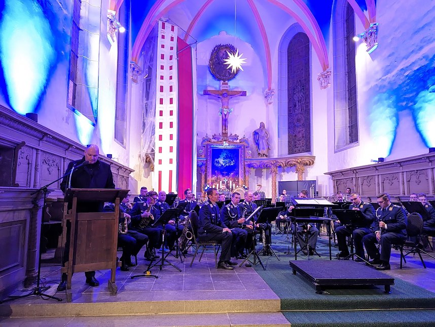 Eine besondere Kulisse f&uuml;r besondere Menschen: Vor 300 G&auml;sten fand in der Trinitatiskirche in Sondershausen das Benefizkonzert des Luftwaffenmusikkorps und die Ehrenamtsw&uuml;rdigung statt.