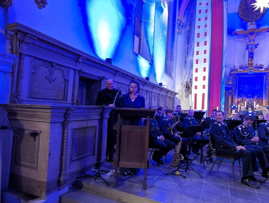 Eine besondere Kulisse f&uuml;r besondere Menschen: Vor 300 G&auml;sten fand in der Trinitatiskirche in Sondershausen das Benefizkonzert des Luftwaffenmusikkorps und die Ehrenamtsw&uuml;rdigung statt.
