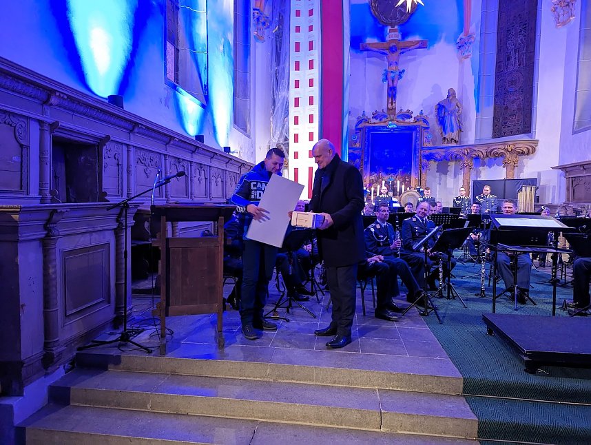 Eine besondere Kulisse f&uuml;r besondere Menschen: Vor 300 G&auml;sten fand in der Trinitatiskirche in Sondershausen das Benefizkonzert des Luftwaffenmusikkorps und die Ehrenamtsw&uuml;rdigung statt.
