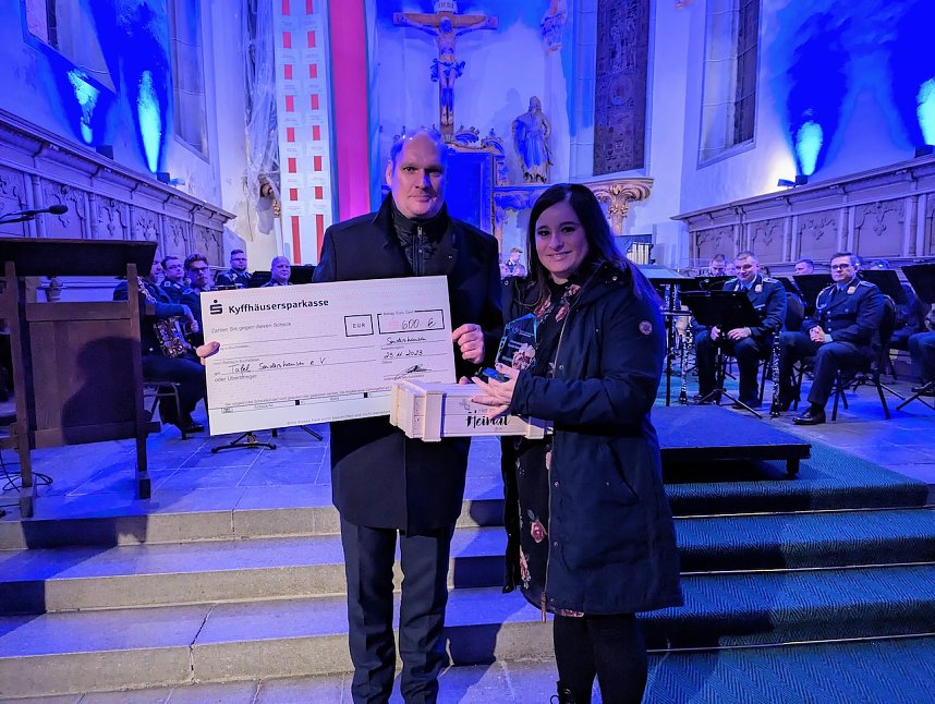 Eine besondere Kulisse f&uuml;r besondere Menschen: Vor 300 G&auml;sten fand in der Trinitatiskirche in Sondershausen das Benefizkonzert des Luftwaffenmusikkorps und die Ehrenamtsw&uuml;rdigung statt.