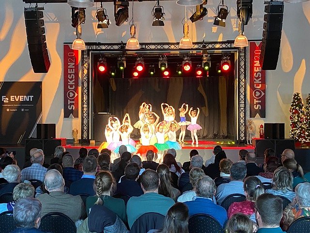 Tanzschule Radeva gastierte im Sondersh&auml;user Klubhaus Stocksen