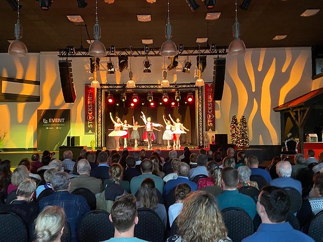 Tanzschule Radeva gastierte im Sondersh&auml;user Klubhaus Stocksen