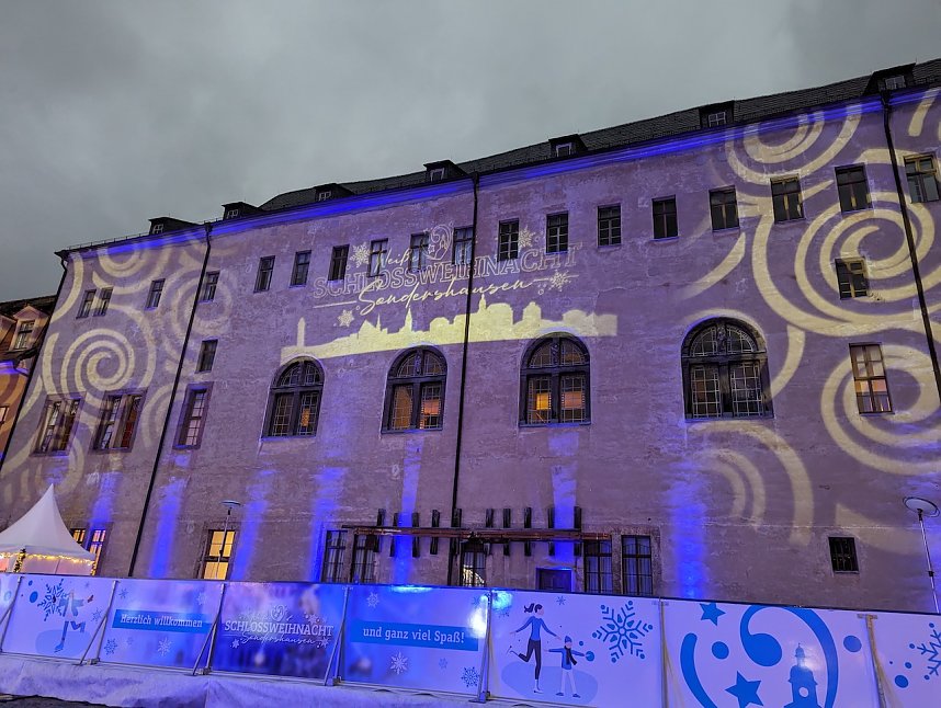 Weihnachtsmarkt und "Wei&szlig;e Schlossweihnacht" feierlich in Sondershausen er&ouml;ffnet