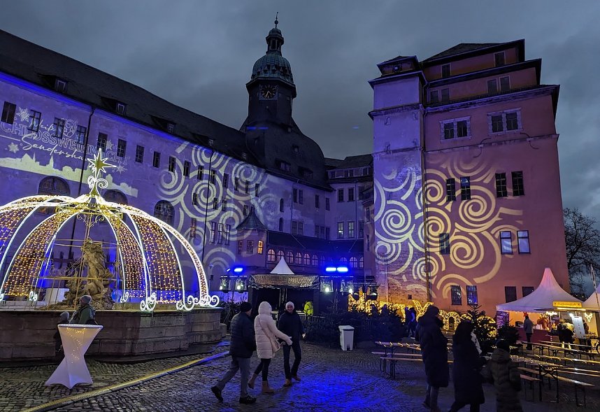 Weihnachtsmarkt und "Wei&szlig;e Schlossweihnacht" feierlich in Sondershausen er&ouml;ffnet