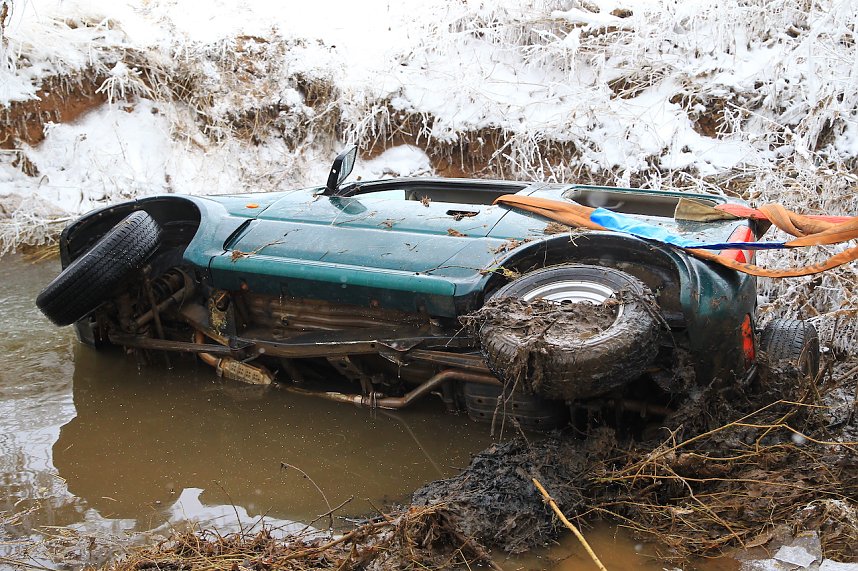 PKW-Bergung in der Helme