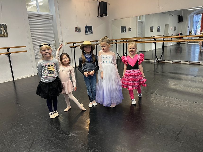 Faschingswoche im Tanzstudio Radeva