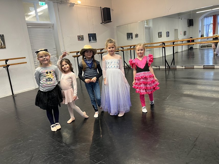 Faschingswoche im Tanzstudio Radeva