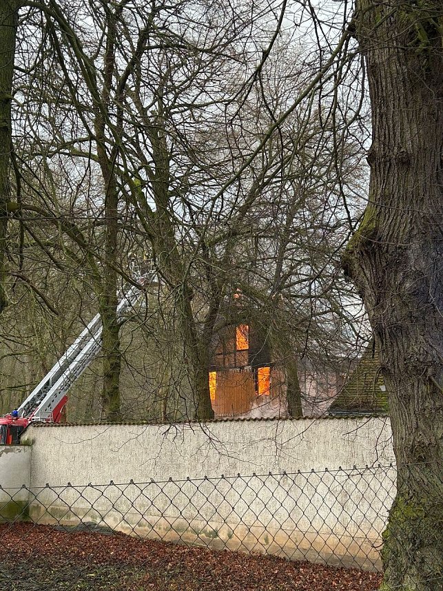 Brand und L&ouml;scharbeiten in Heldrungen