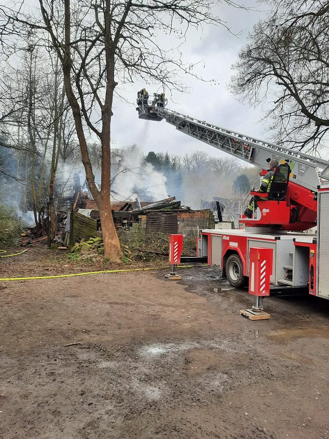 Brand und L&ouml;scharbeiten in Heldrungen