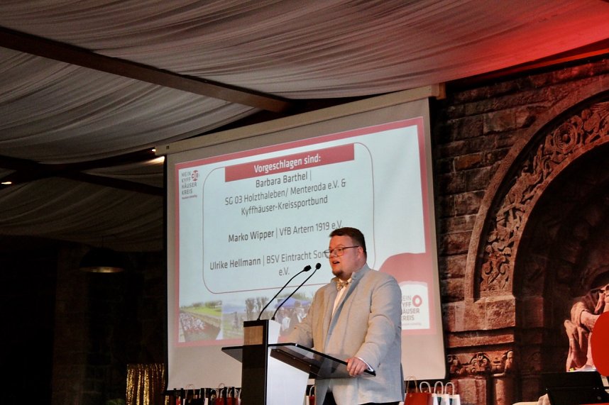 Die 6. Ehrenamtsgala des Kyffh&auml;userkreises wurde von zweihundert G&auml;sten gefeiert