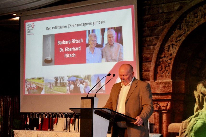 Die 6. Ehrenamtsgala des Kyffh&auml;userkreises wurde von zweihundert G&auml;sten gefeiert