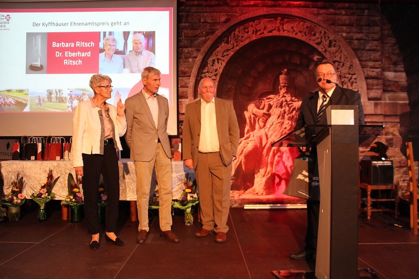 Die 6. Ehrenamtsgala des Kyffh&auml;userkreises wurde von zweihundert G&auml;sten gefeiert