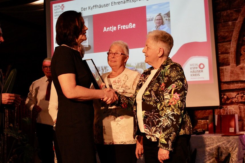 Die 6. Ehrenamtsgala des Kyffh&auml;userkreises wurde von zweihundert G&auml;sten gefeiert