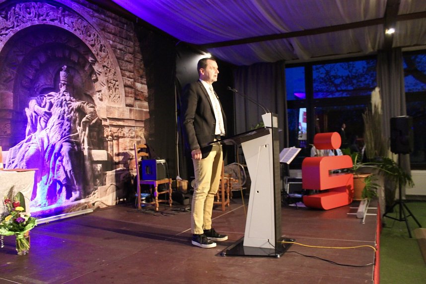 Die 6. Ehrenamtsgala des Kyffh&auml;userkreises wurde von zweihundert G&auml;sten gefeiert