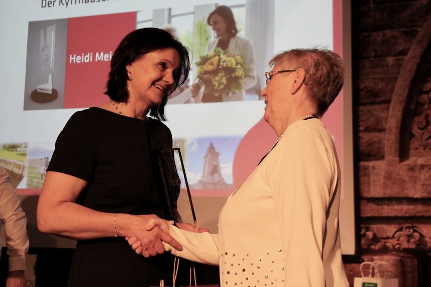 Die 6. Ehrenamtsgala des Kyffh&auml;userkreises wurde von zweihundert G&auml;sten gefeiert