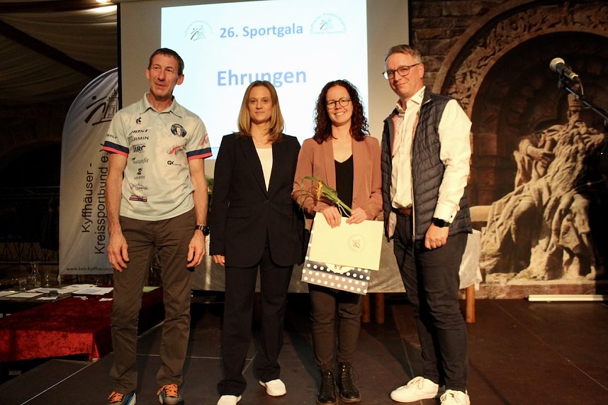26. Kyffh&auml;user Sportgala im Burghof auf dem Kyffh&auml;user. Gewinner des Ehrenamtspreises