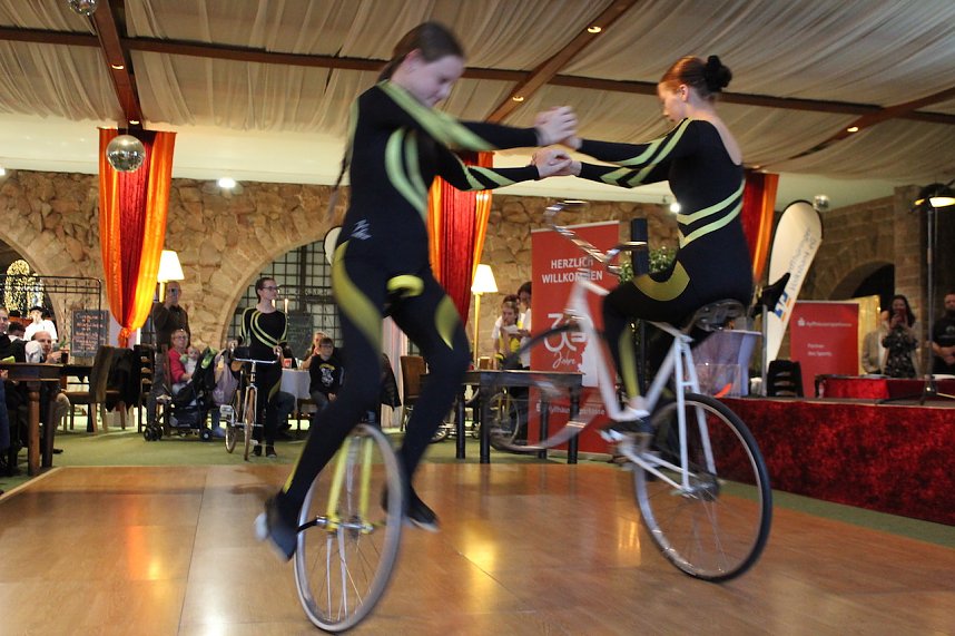 Showeinlage der Kunstradfahrerinnen SG 03 Holzthaleben/Menteroda