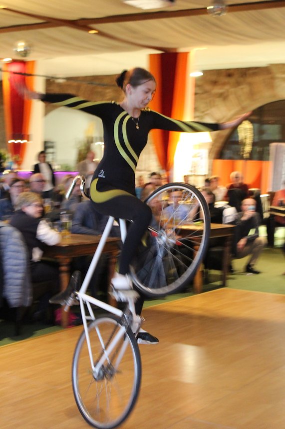 Showeinlage der Kunstradfahrerinnen SG 03 Holzthaleben/Menteroda