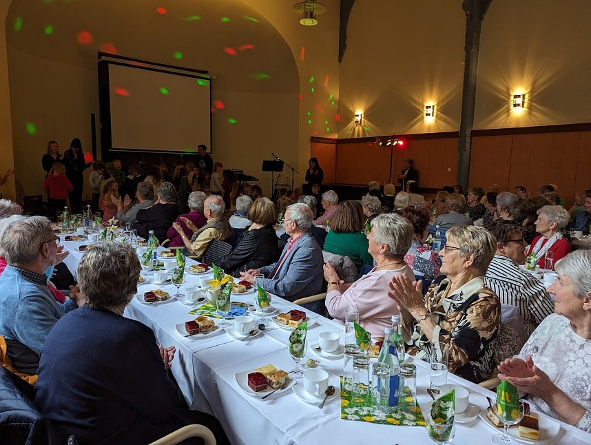 Seniorenfr&uuml;hlingsfeier im Carl-Schroeder-Saal in Sondershausen