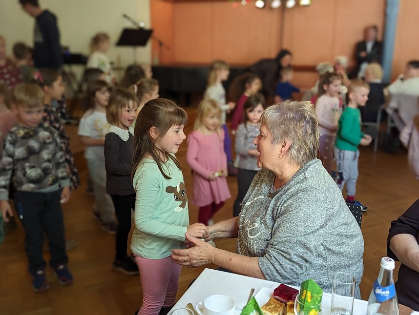 Seniorenfr&uuml;hlingsfeier im Carl-Schroeder-Saal in Sondershausen