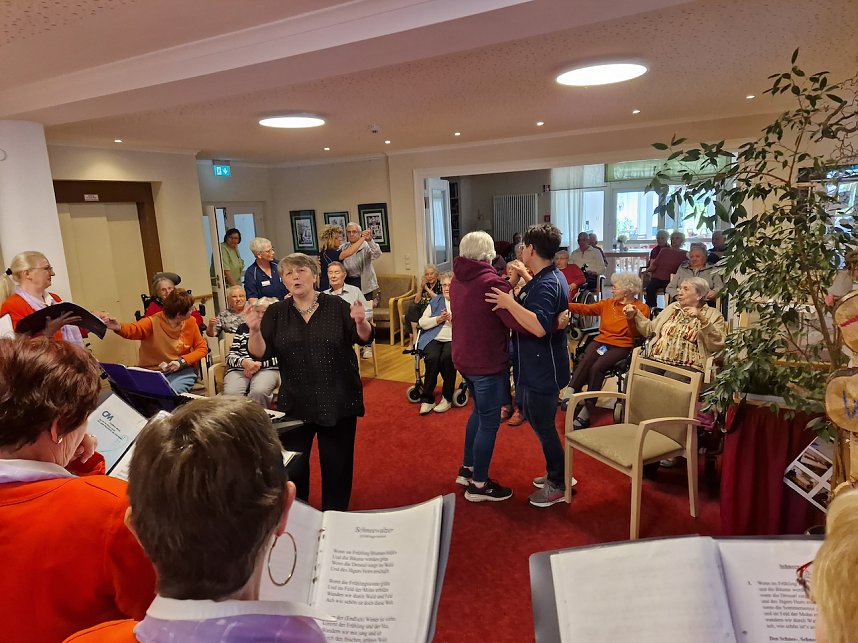 Frankenh&auml;user Frauenchor besuchte das Ilfelder Seniorenwerk Sonnenhof 