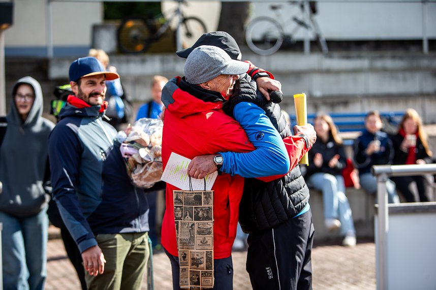 Verabschiedung einer Legende im Schulsport. Uwe R&uuml;diger geht in den Ruhestand
