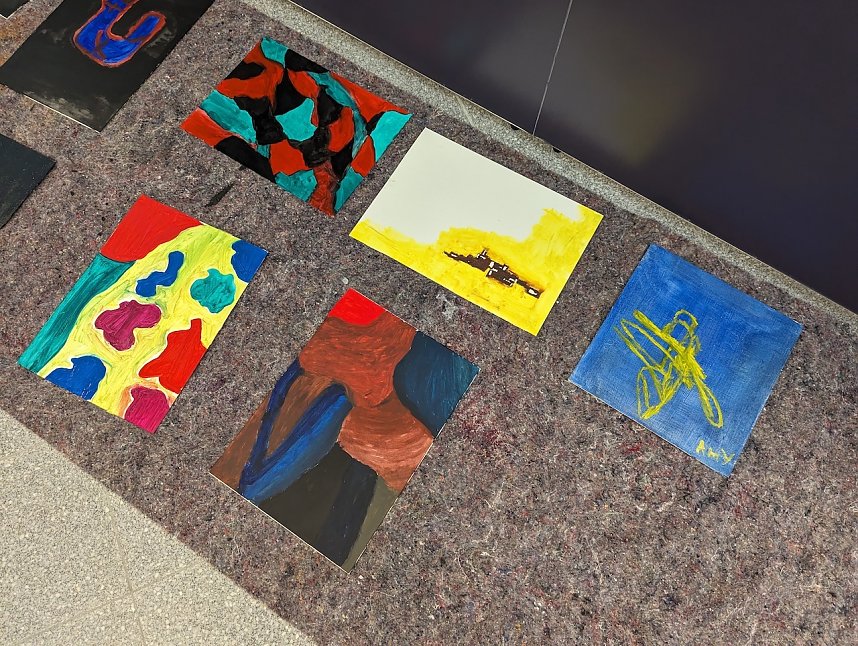 Die Sch&uuml;lerinnen und Sch&uuml;ler der Regelschule am Franzberg durften die Werke von Heinz Scharr eigenst&auml;ndig interpretieren