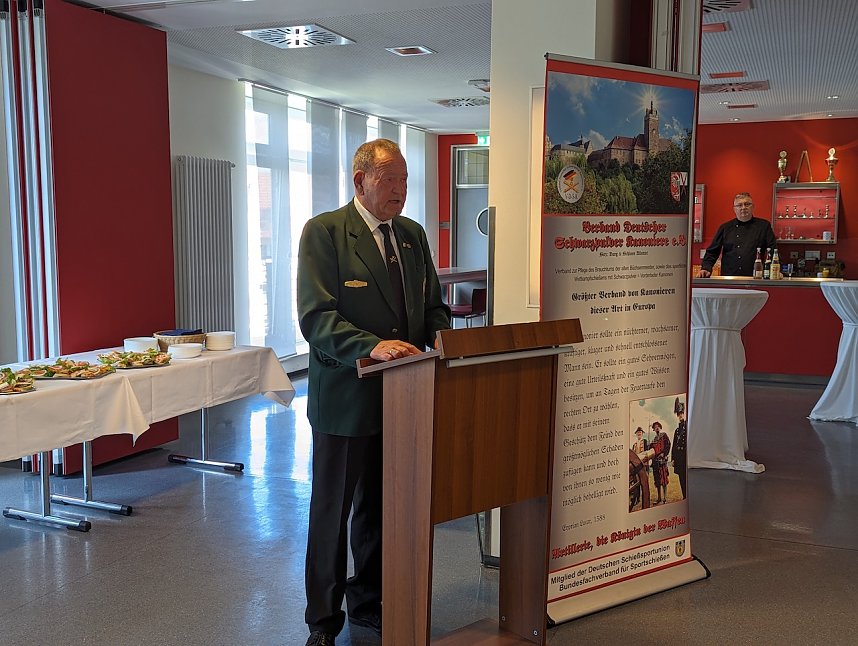 Bundeswehr und Schwarzpulver Kanoniere feiern 15-j&auml;hrige Partnerschaft