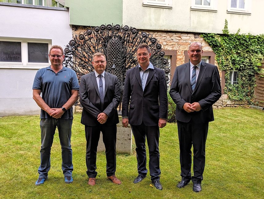 Der Sondersh&auml;user Stadtrat besteht aus 30 Mitgliedern und sieben Fraktionen