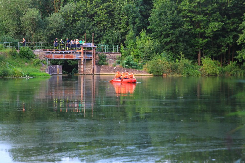 Suchaktion am Gro&szlig;enehricher Stau