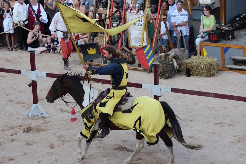 Hochprofessionelle Reitershow mit "Wenzel Ritterspiele"