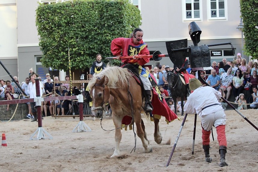 Hochprofessionelle Reitershow mit "Wenzel Ritterspiele"