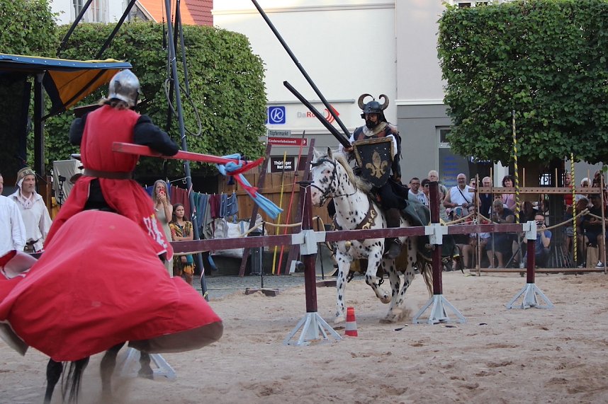 Hochprofessionelle Reitershow mit "Wenzel Ritterspiele"
