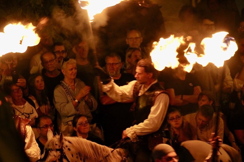 Hochprofessionelle Reitershow mit "Wenzel Ritterspiele"