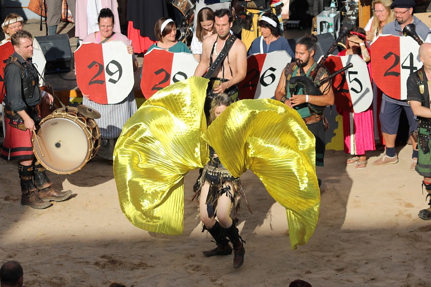 Zwei Tage lang feierten die Langensalzaer mit ihren G&auml;sten aus nah und fern ihr 30. Mittelalterstadtfest